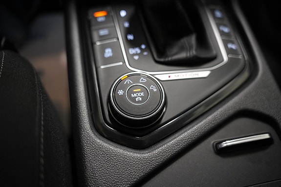 Volkswagen Tiguan 15 of 27
