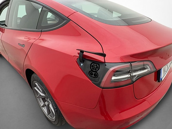 Tesla Model 3 12 of 30