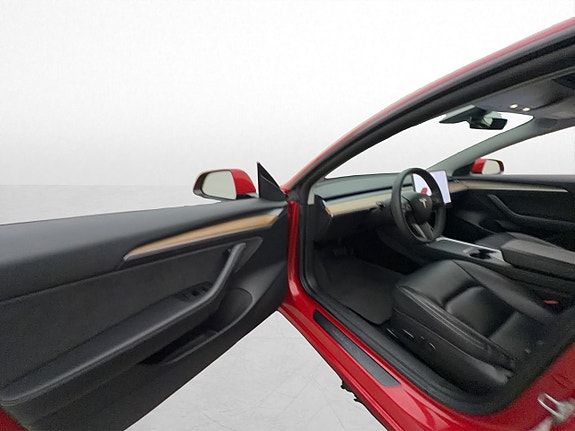 Tesla Model 3 13 of 30