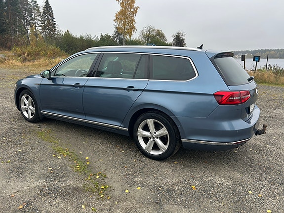 Volkswagen Passat 6 of 15