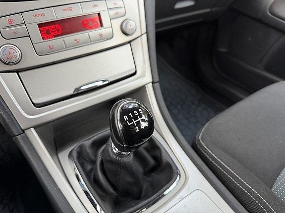 Ford Mondeo 19 of 20