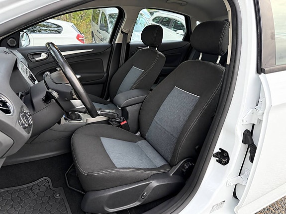 Ford Mondeo 14 of 20
