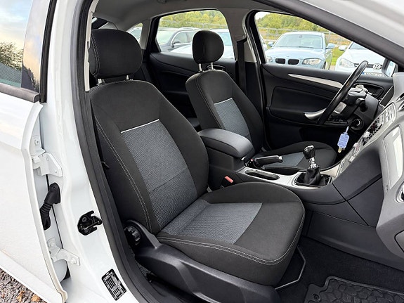 Ford Mondeo 13 of 20