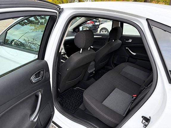 Ford Mondeo 16 of 20
