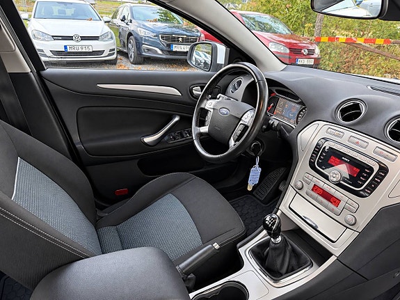 Ford Mondeo 12 of 20