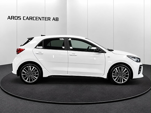 Kia Rio 21 of 21