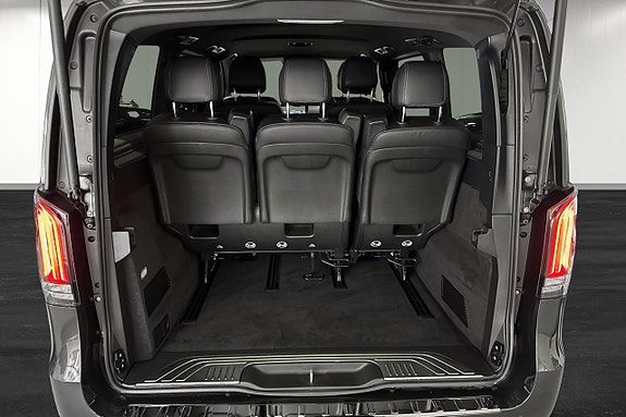 Mercedes-Benz V300 18 of 18