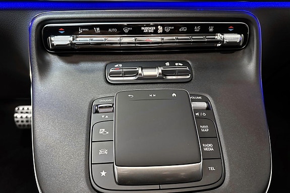 Mercedes-Benz V300 11 of 18