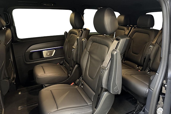 Mercedes-Benz V300 16 of 18