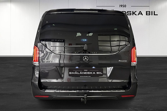 Mercedes-Benz V300 5 of 18