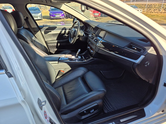 BMW 520d 14 of 26