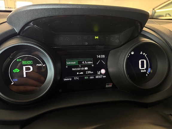 Toyota Yaris 14 of 22