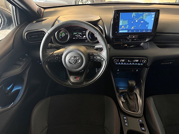 Toyota Yaris 10 of 22