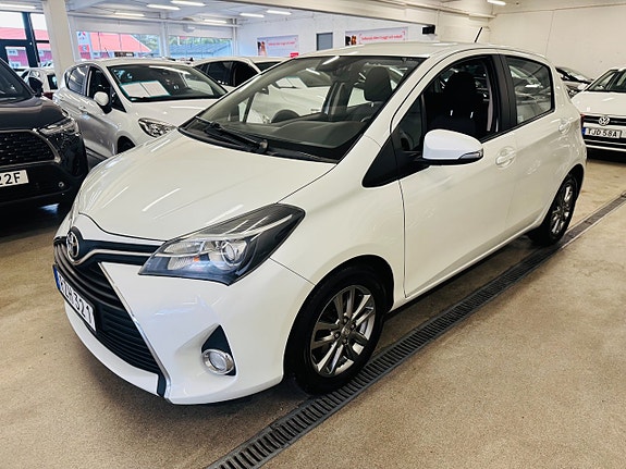 Toyota Yaris 14 of 23