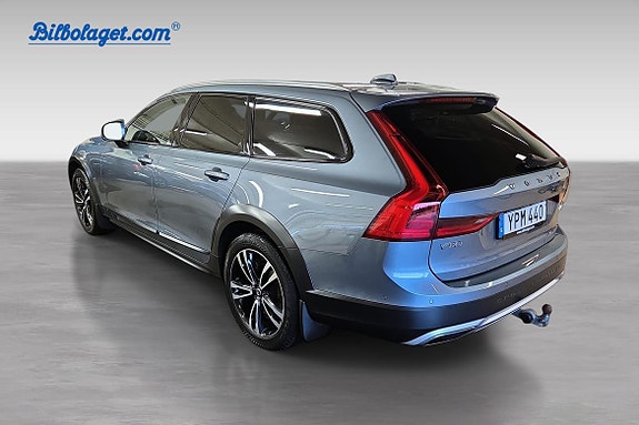 Volvo V90 Cross Country 7 of 13