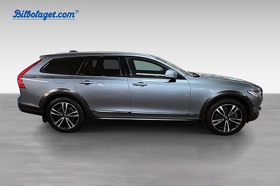 Volvo V90 Cross Country 4 of 13