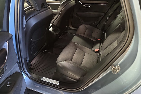 Volvo V90 Cross Country 10 of 13