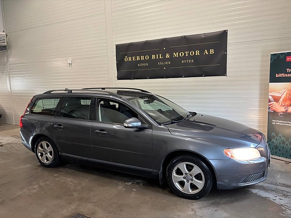 Volvo V70 2 of 7
