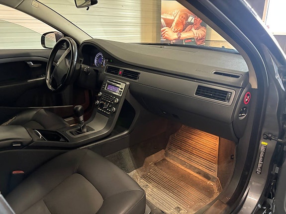 Volvo V70 5 of 7