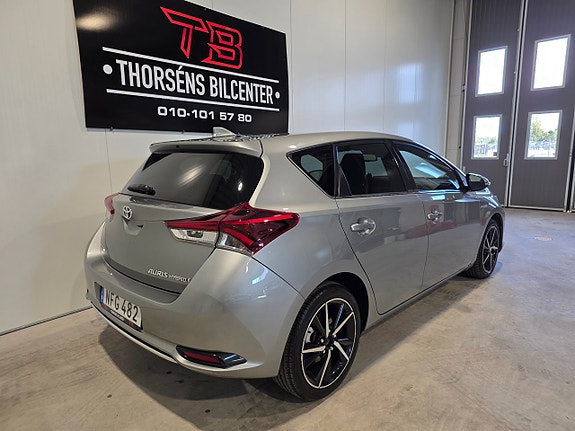 Toyota Auris 13 of 22