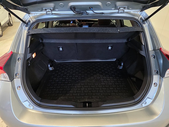 Toyota Auris 12 of 22