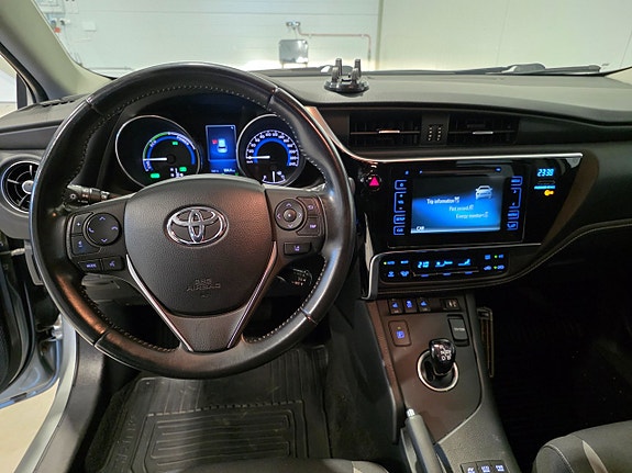 Toyota Auris 4 of 22