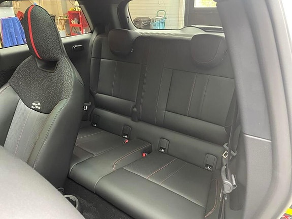 MINI John Cooper Works 2 of 2