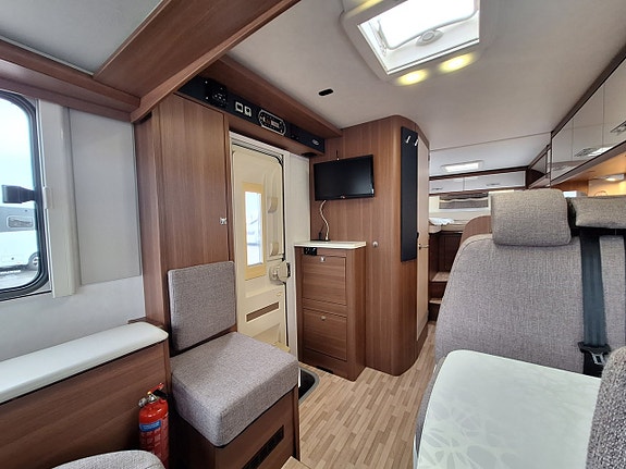 LMC Explorer Sportline I 675 G Långbädd, Alde, Solcell 6 of 21