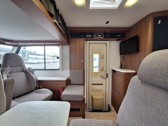LMC Explorer Sportline I 675 G Långbädd, Alde, Solcell 7 of 21