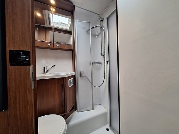 LMC Explorer Sportline I 675 G Långbädd, Alde, Solcell 20 of 21