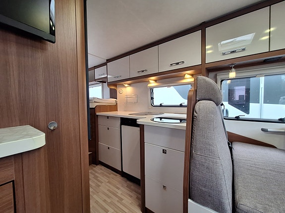 LMC Explorer Sportline I 675 G Långbädd, Alde, Solcell 8 of 21