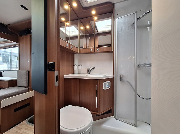 LMC Explorer Sportline I 675 G Långbädd, Alde, Solcell 19 of 21