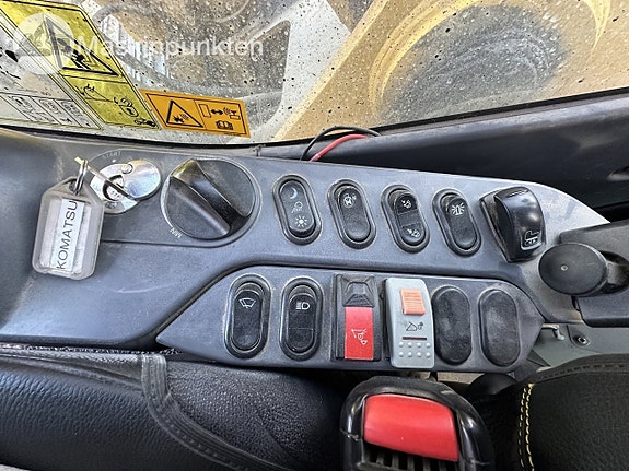 Komatsu HB365LC-3 Hybrid Bandgrävare 21 of 27