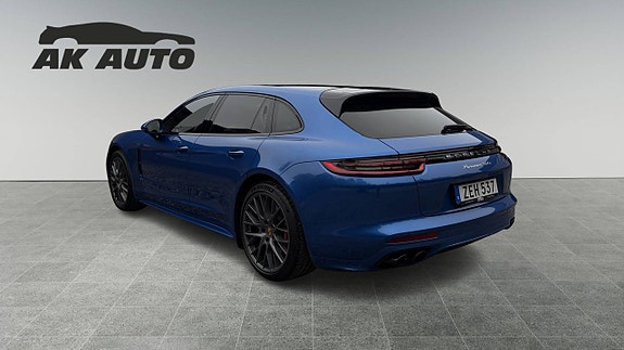 Porsche Panamera Turbo 2 of 10