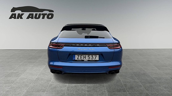 Porsche Panamera Turbo 3 of 10
