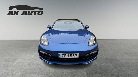 Porsche Panamera Turbo 4 of 10