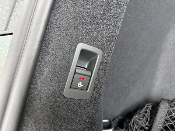 Audi Q4 e-tron 11 of 11