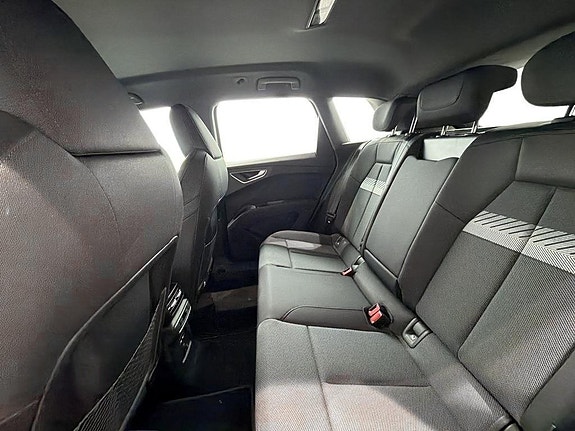 Audi Q4 e-tron 9 of 11