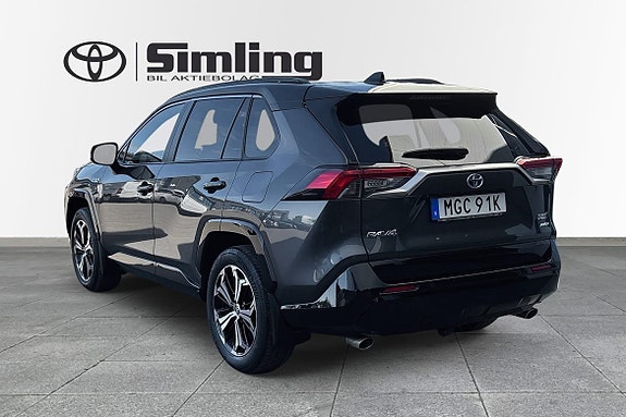 Toyota RAV4 3 of 11