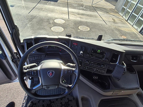 Scania P280 B4x2NB 7 of 9