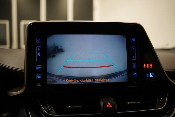 Toyota C-HR 15 of 19
