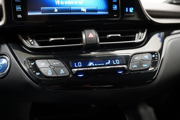 Toyota C-HR 14 of 19