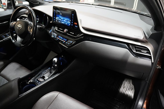 Toyota C-HR 9 of 19