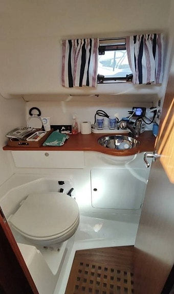 Nimbus 340 Commander | Volvo Penta D6 -2008 8 of 12