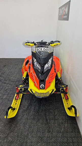 Ski-Doo Renegade 800 XRS 4 of 6