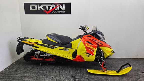Ski-Doo Renegade 800 XRS 2 of 6
