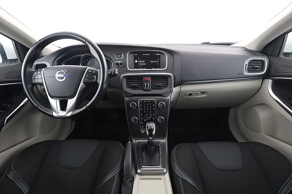 Volvo V40 13 of 30