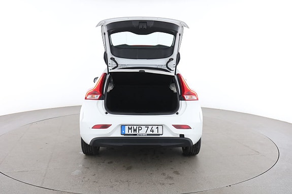 Volvo V40 17 of 30