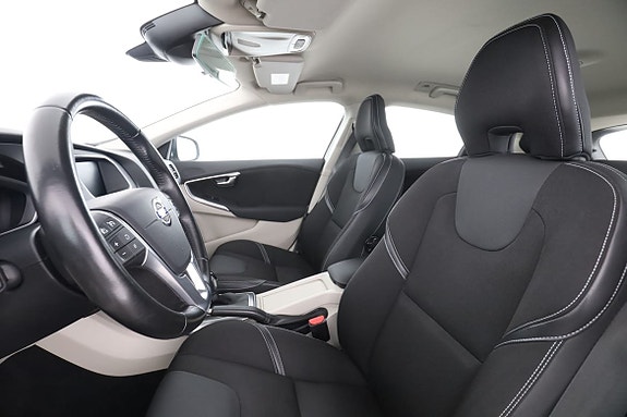 Volvo V40 11 of 30