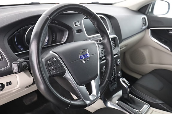 Volvo V40 12 of 30
